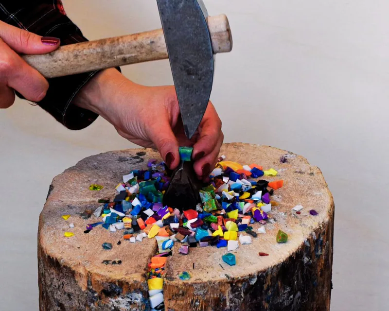 Mosaico in tessere colorate realizzato con Noemi Roma, GO Makers Gorizia